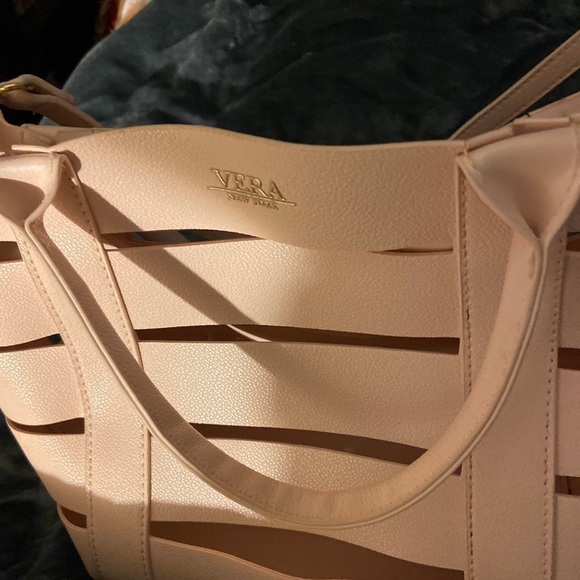 Pale pink Vera Wang Purse in great condition - Picture 6 of 8